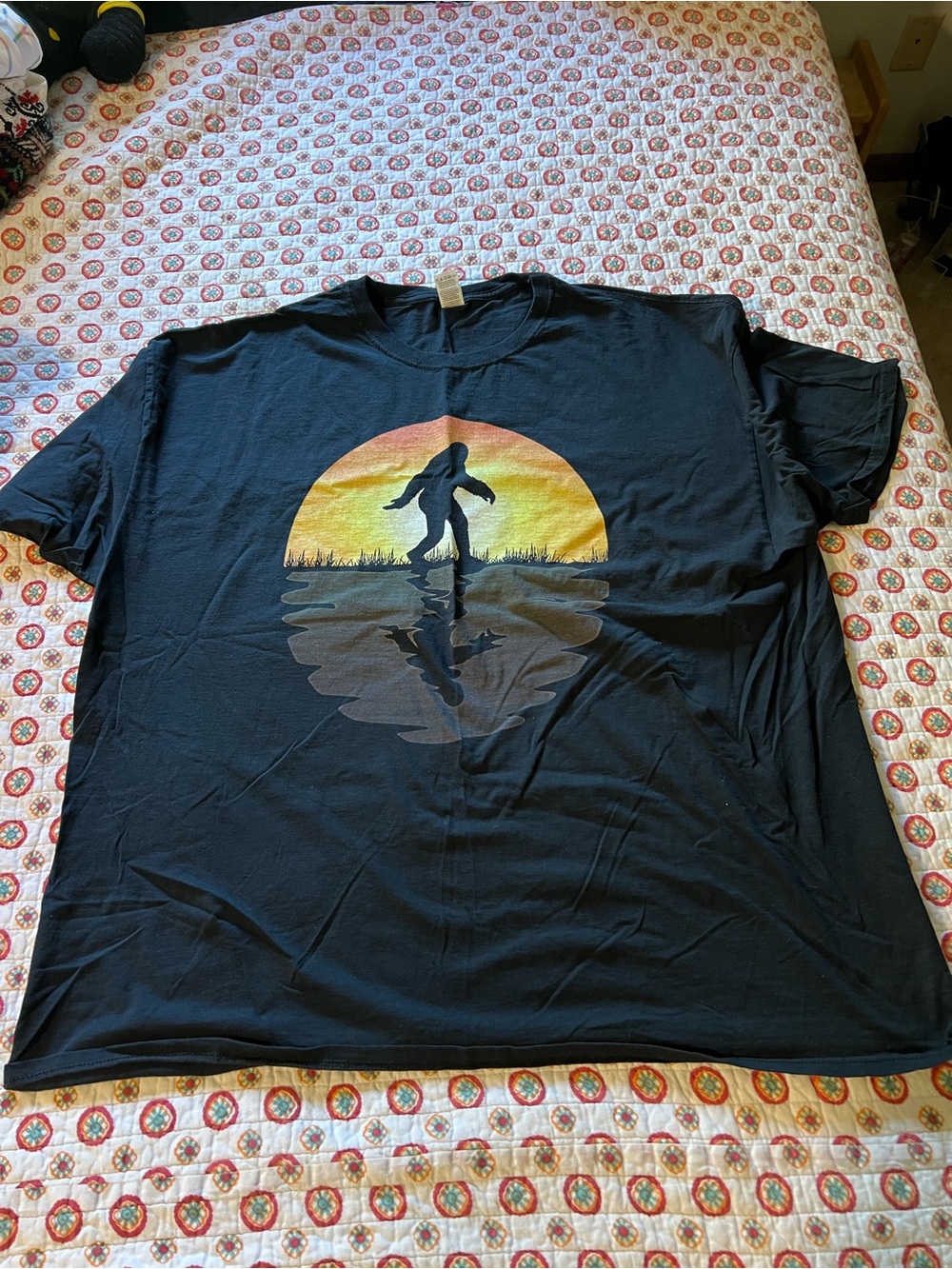 Unisex Big Foot Sunset Black Shirt size 3XL